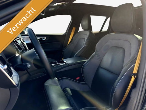 Volvo V60 2.0 T8 Plug-in hybrid AWD Polestar Engineered B&W