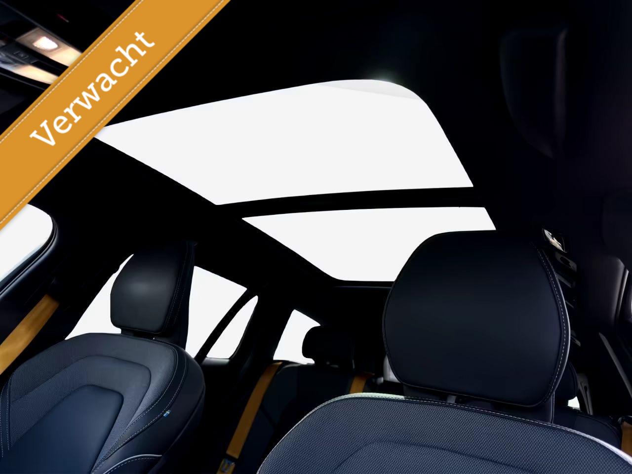 Volvo V60 2.0 T8 Plug-in hybrid AWD Polestar Engineered B&W