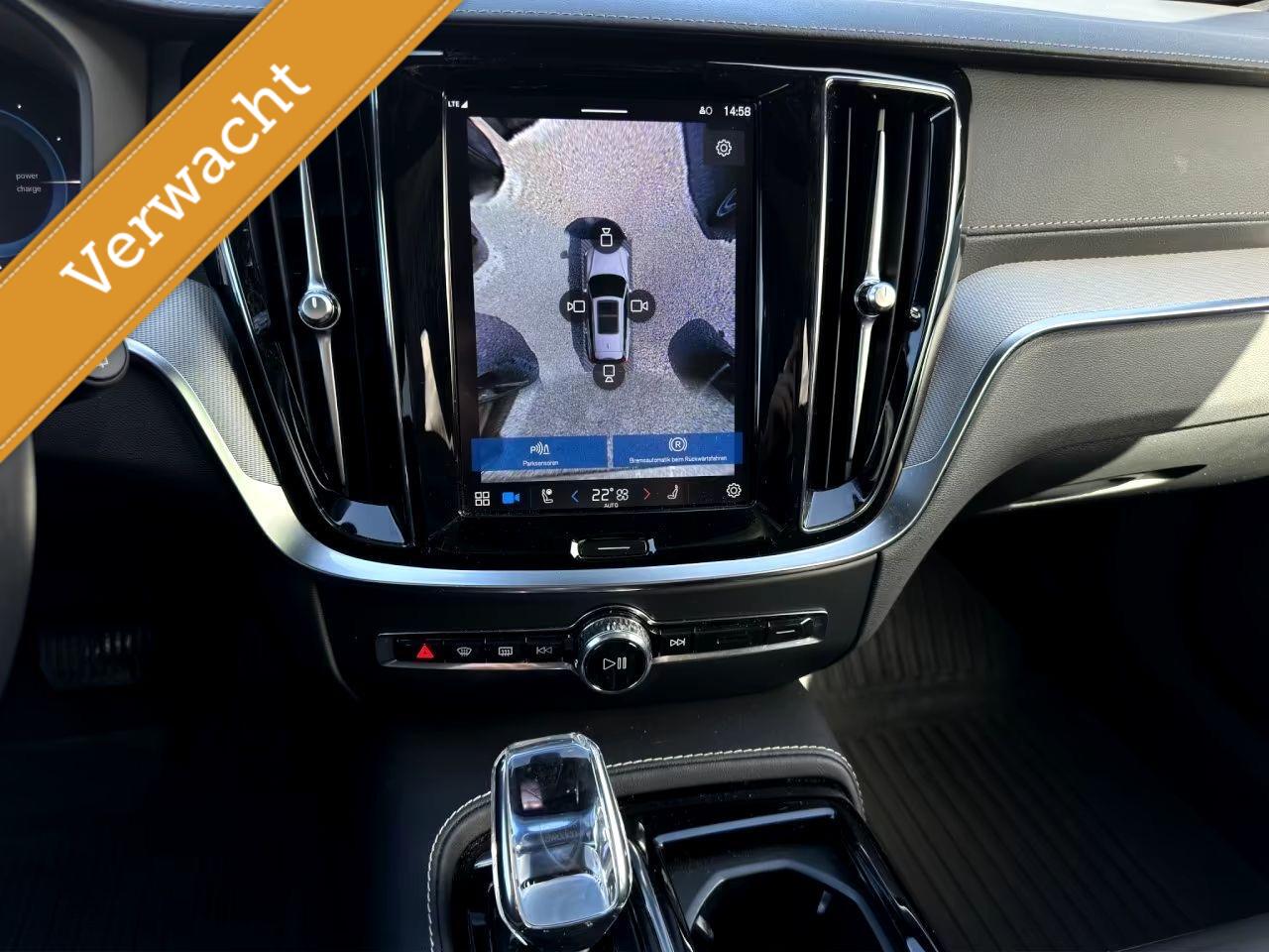 Volvo V60 2.0 T8 Plug-in hybrid AWD Polestar Engineered B&W