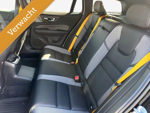 Volvo V60 2.0 T8 Plug-in hybrid AWD Polestar Engineered B&W