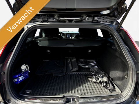 Volvo V60 2.0 T8 Plug-in hybrid AWD Polestar Engineered B&W