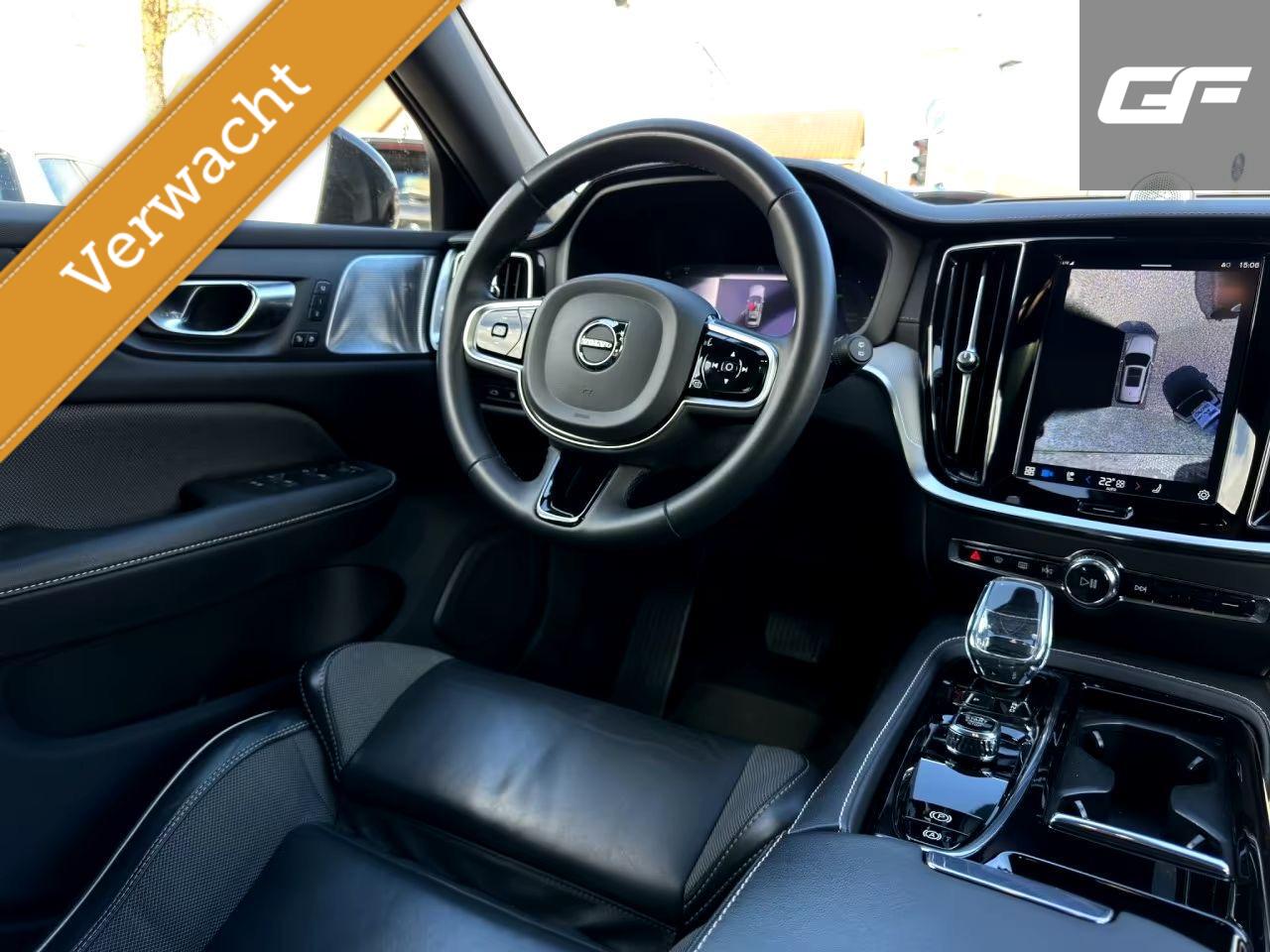 Volvo V60 2.0 T8 Plug-in hybrid AWD Polestar Engineered B&W