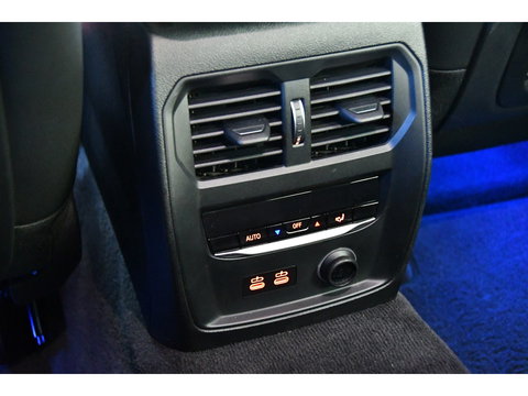 BMW 3-serie 330e M-pakket, Applecarplay, Sfeerverlichting