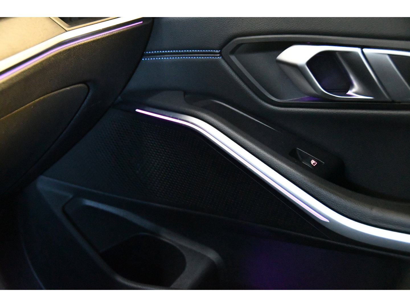 BMW 3-serie 330e M-pakket, Applecarplay, Sfeerverlichting