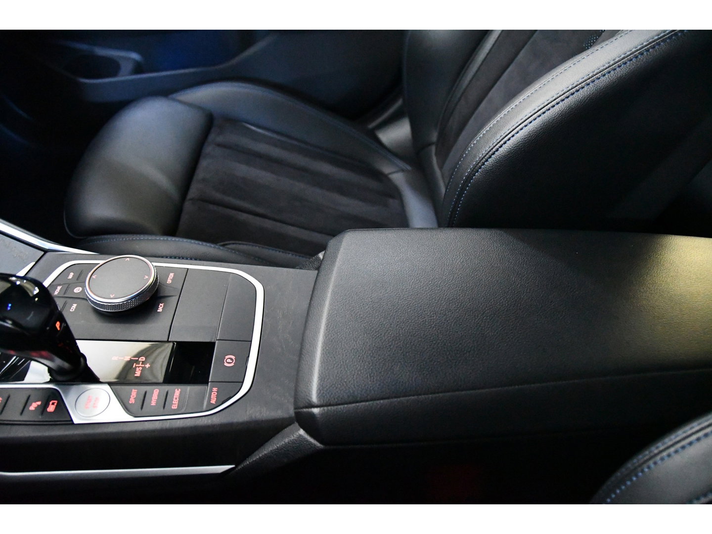 BMW 3-serie 330e M-pakket, Applecarplay, Sfeerverlichting