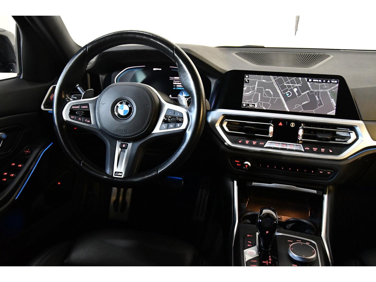 BMW 3-serie 330e M-pakket, Applecarplay, Sfeerverlichting