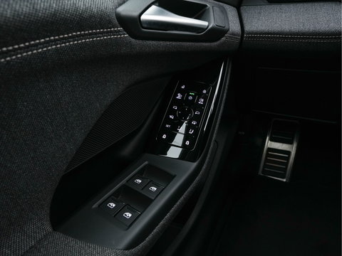 Audi A6 Avant e-tron S edition 83 kWh [ 3-Fase ] (INCL.BTW) *MATRIX-LED | LEATHER-FABRIC | ADAPTIVE-CRUISE | TOP-VIEW | BLINDSPOT | KEYLESS | MEMORY-PACK | WIDESCREEN-COCKPIT | PRIVACY-GLASS | SHIT-PADDLES | HEATED-SPORTSEATS | 21''ALU | TO