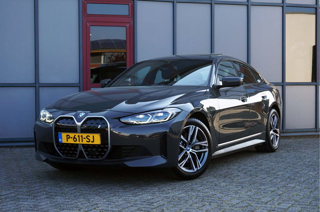 BMW i4 - eDrive40 High Executive 84kWh 3 Fase SOH 92% Laser Schuifdak