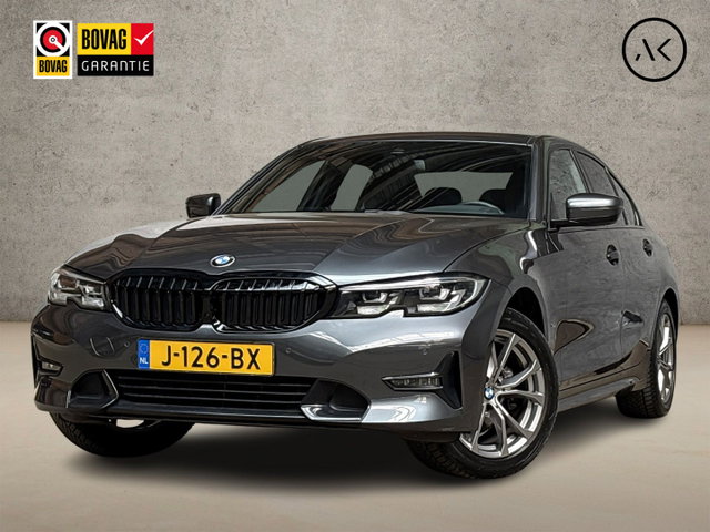 BMW 3 Serie - 318i Sport Line 156Pk Automaat (VIRTUAL COCKPIT, DEALER ONDERHOUDEN, GROOT NAVI, LEDER, ZWART HEMEL, SPORTSTOELEN, GETINT GLAS, SFEERVERLICHTING, PARKEERSENSOREN, NIEUWE APK, NIEUWSTAAT)