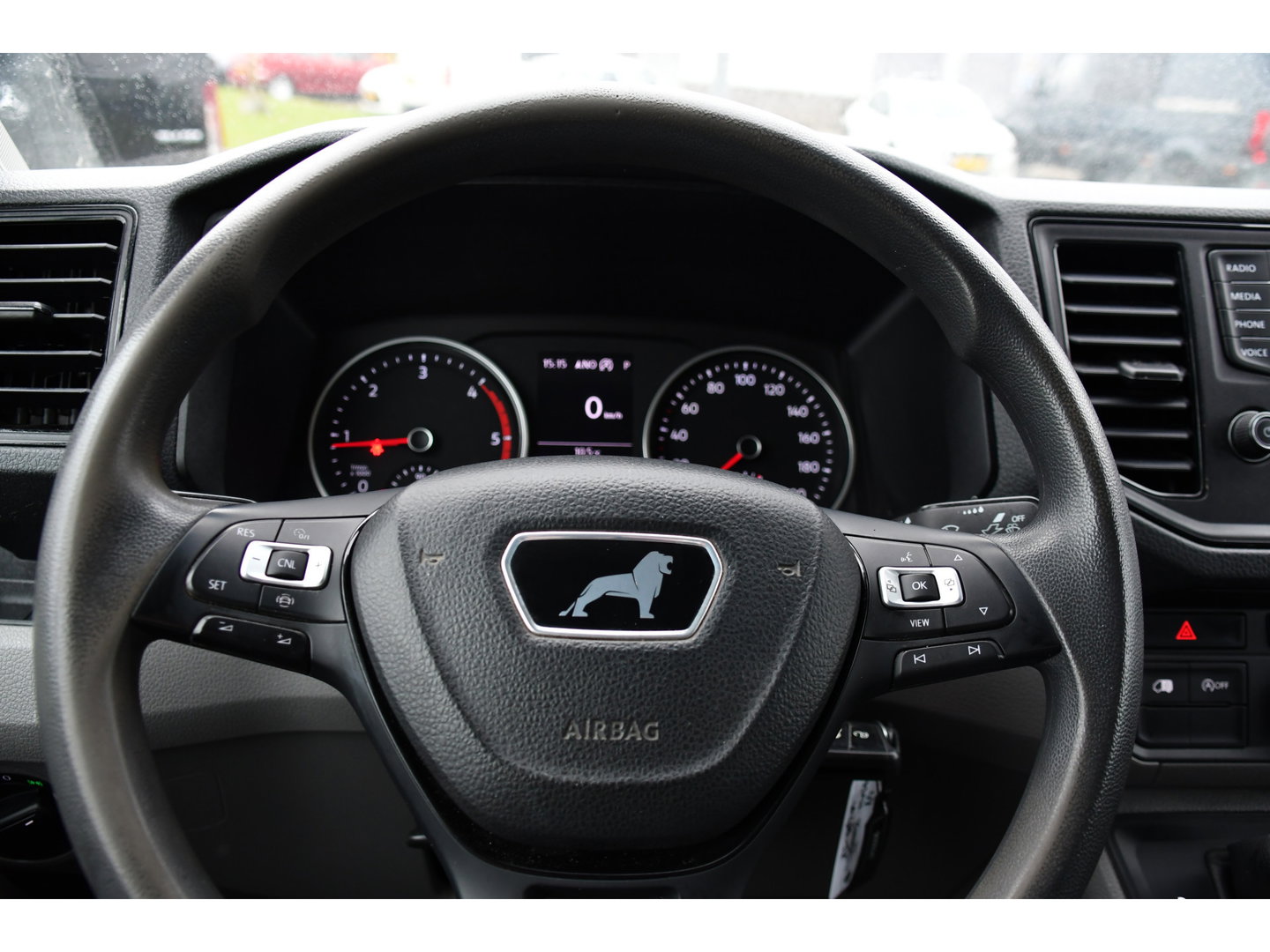 MAN TGE 30 2.0 L3H2 Black Edition Camera, Cruise, Carplay, LED, Automaat, 177pk, Trekhaak, Geveerde stoel, Sensoren, Uniek!