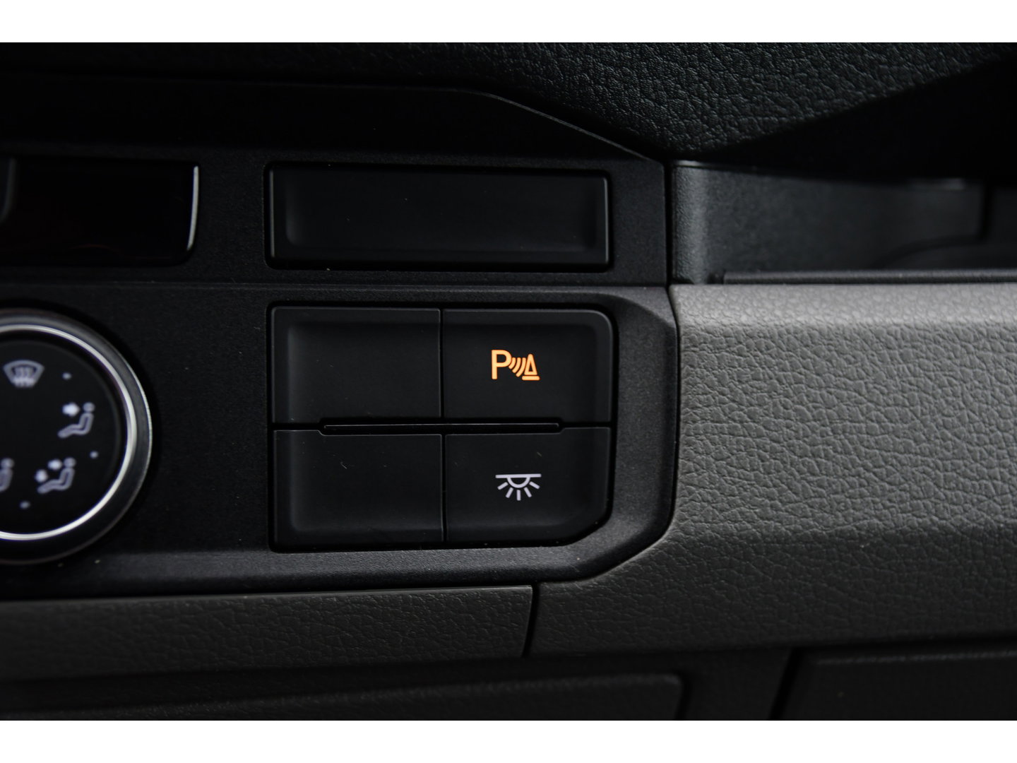 MAN TGE 30 2.0 L3H2 Black Edition Camera, Cruise, Carplay, LED, Automaat, 177pk, Trekhaak, Geveerde stoel, Sensoren, Uniek!