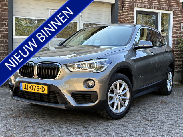 BMW X1 - sDrive20i '16 Leder Led 192 Pk Navi Cruise