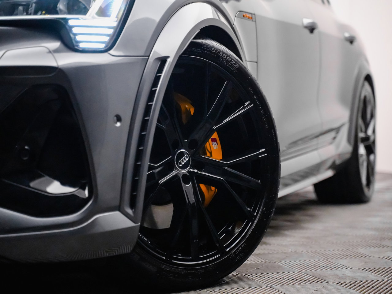 Audi e-tron