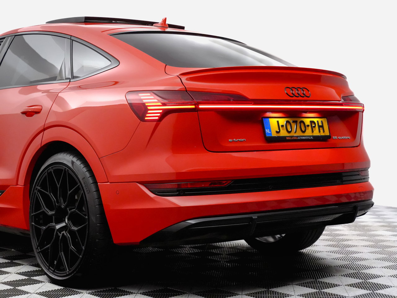 Audi e-tron
