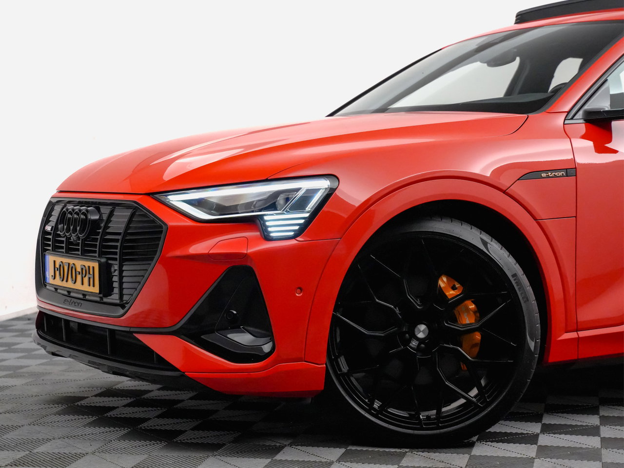 Audi e-tron