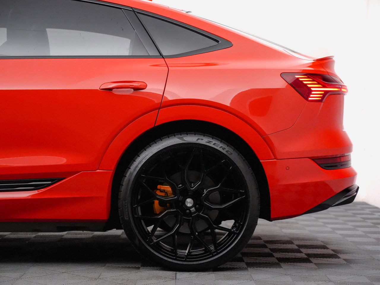 Audi e-tron