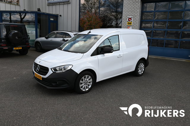 Mercedes-Benz Citan - 110 CDI L1 Pro 3 Zitplaatsen, MBUX, Stoelverwarming
