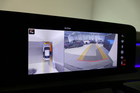 Mercedes-Benz CLA 250 e AMG Line / CLA45 AMG diffuser / Panamericana Grille / Elektr. verstelbare voorstoelen + memory / Multibeam LED / Ambienteverlichting / Apple Carplay - Android Auto / Stoelverwarming /Rondomzichtcamera / Grootlicht assistent / Keyless / Achteruitrijc