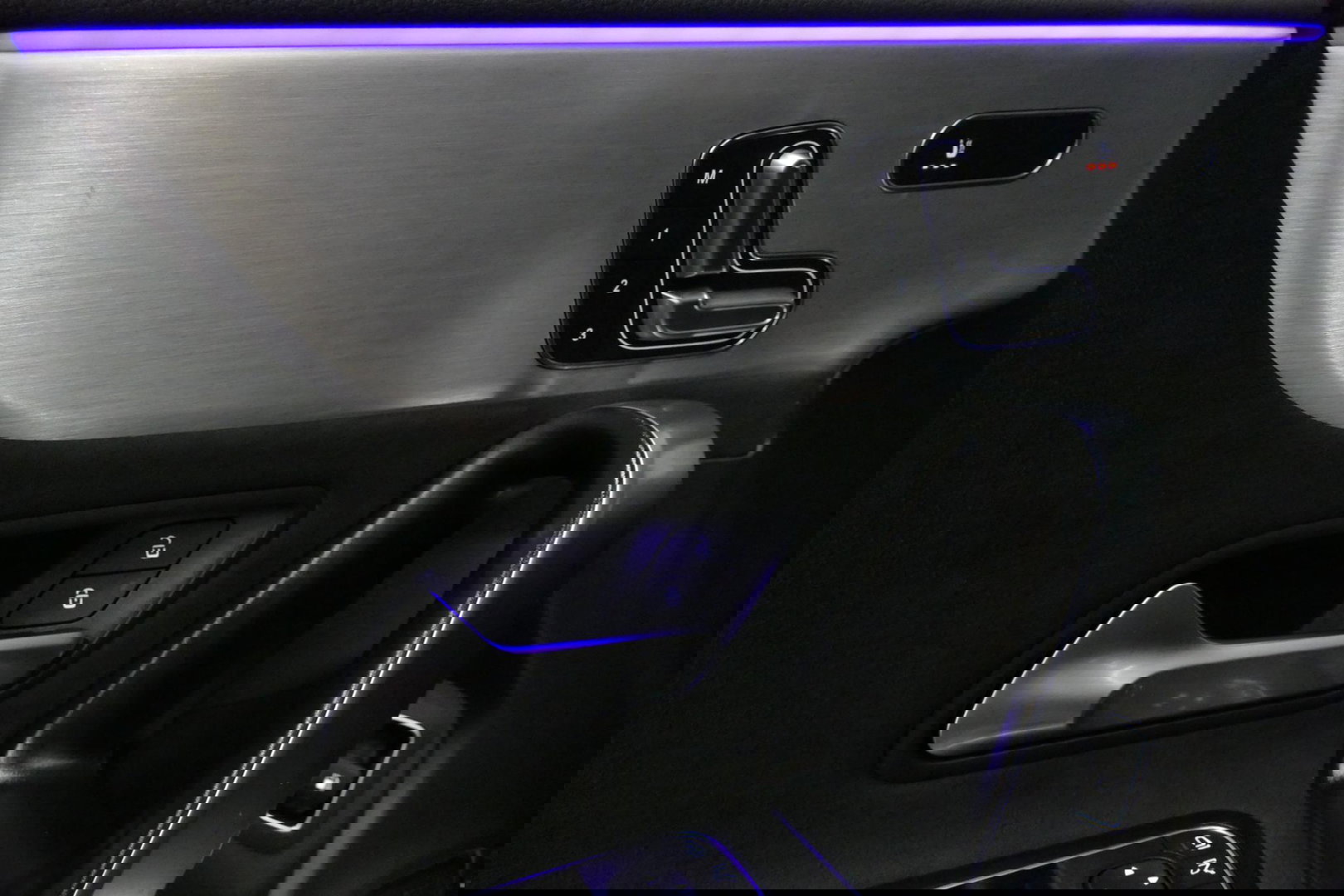 Mercedes-Benz CLA 250 e AMG Line / CLA45 AMG diffuser / Panamericana Grille / Elektr. verstelbare voorstoelen + memory / Multibeam LED / Ambienteverlichting / Apple Carplay - Android Auto / Stoelverwarming /Rondomzichtcamera / Grootlicht assistent / Keyless / Achteruitrijc