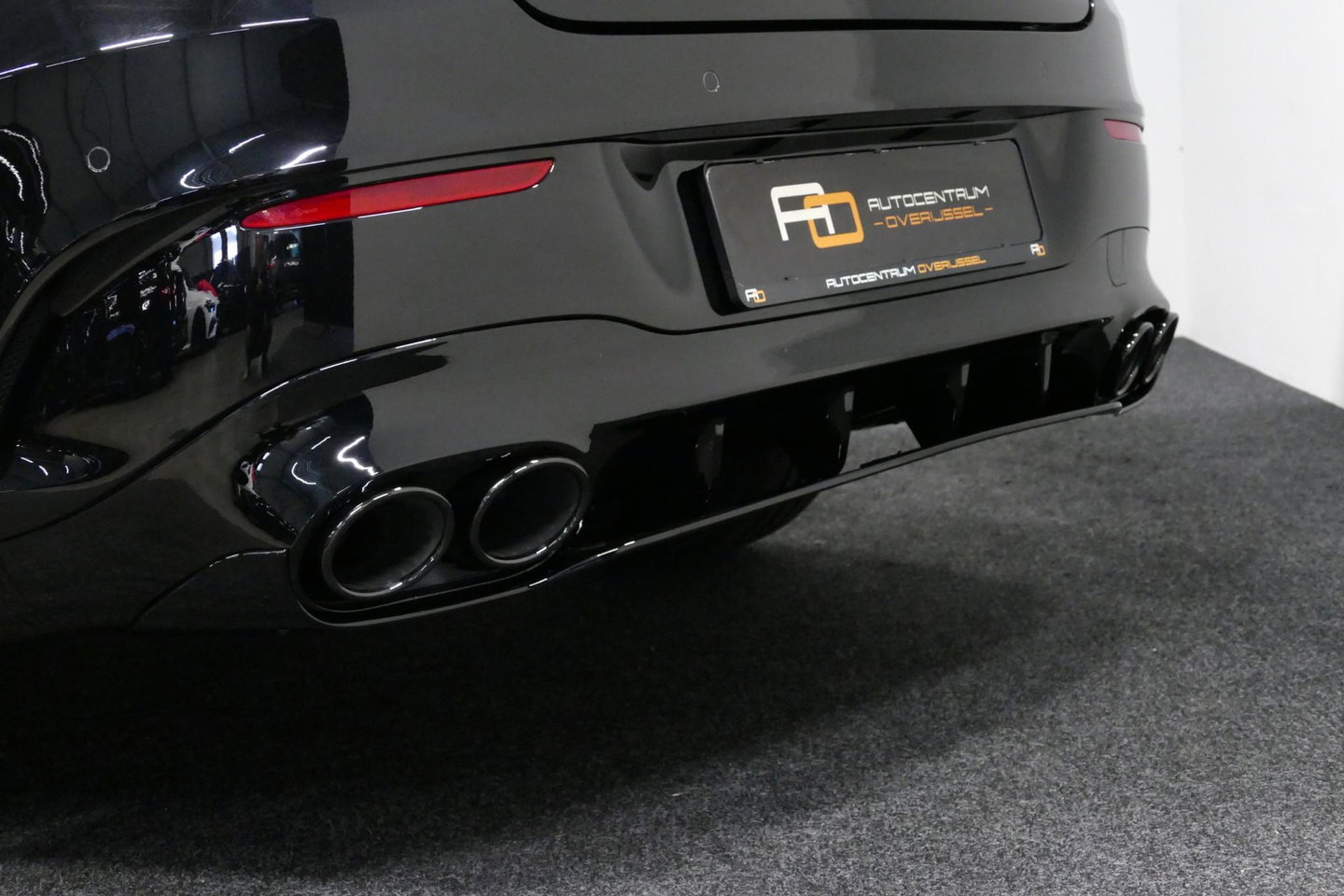 Mercedes-Benz CLA 250 e AMG Line / CLA45 AMG diffuser / Panamericana Grille / Elektr. verstelbare voorstoelen + memory / Multibeam LED / Ambienteverlichting / Apple Carplay - Android Auto / Stoelverwarming /Rondomzichtcamera / Grootlicht assistent / Keyless / Achteruitrijc