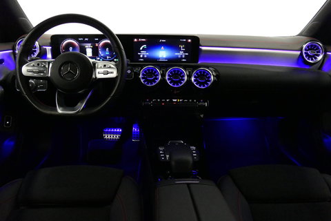 Mercedes-Benz CLA 250 e AMG Line / CLA45 AMG diffuser / Panamericana Grille / Elektr. verstelbare voorstoelen + memory / Multibeam LED / Ambienteverlichting / Apple Carplay - Android Auto / Stoelverwarming /Rondomzichtcamera / Grootlicht assistent / Keyless / Achteruitrijc