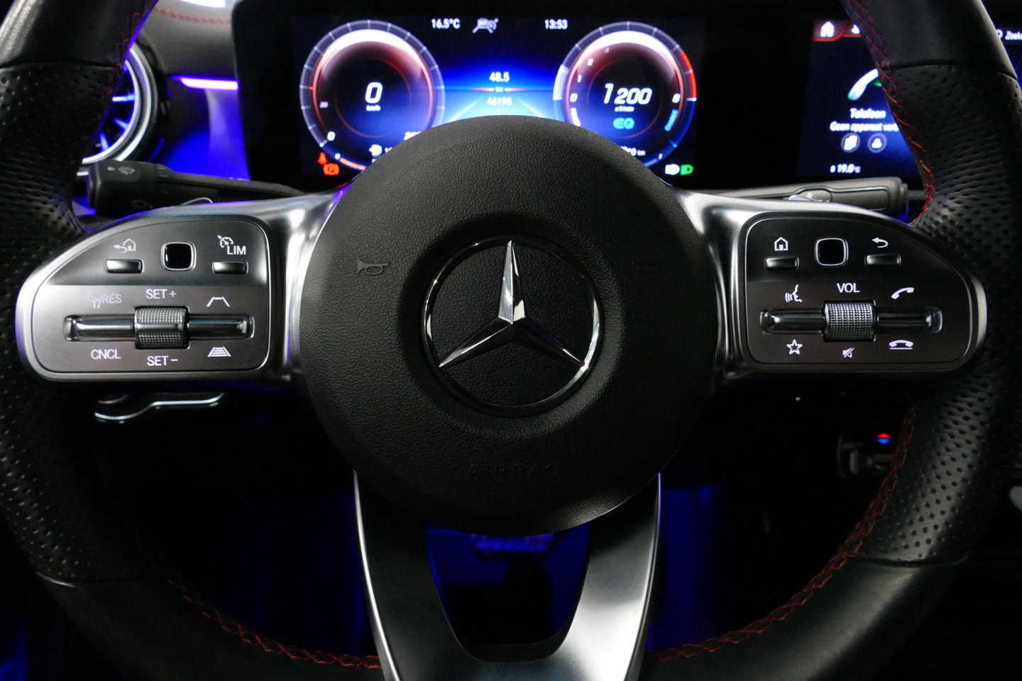 Mercedes-Benz CLA 250 e AMG Line / CLA45 AMG diffuser / Panamericana Grille / Elektr. verstelbare voorstoelen + memory / Multibeam LED / Ambienteverlichting / Apple Carplay - Android Auto / Stoelverwarming /Rondomzichtcamera / Grootlicht assistent / Keyless / Achteruitrijc