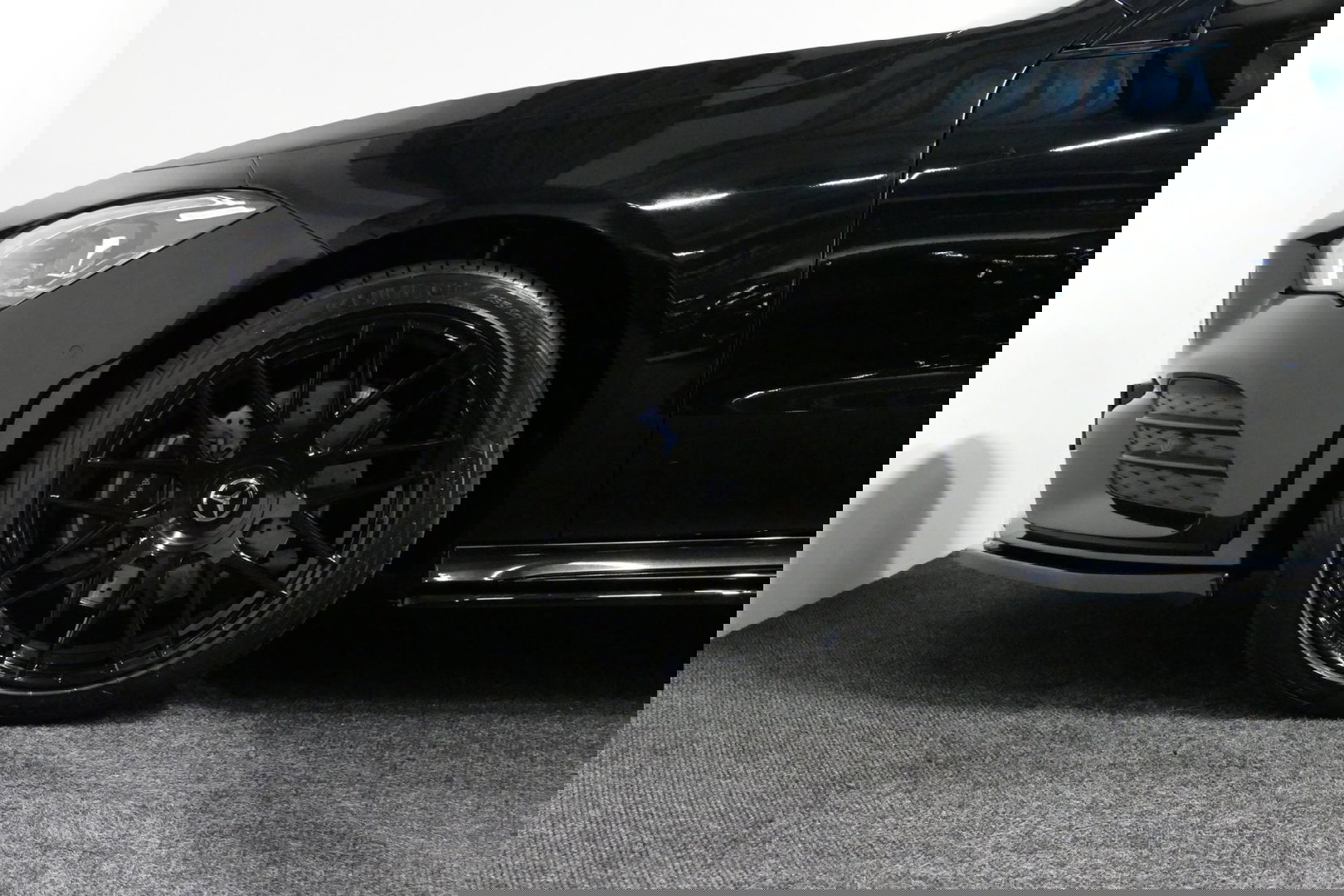 Mercedes-Benz CLA 250 e AMG Line / CLA45 AMG diffuser / Panamericana Grille / Elektr. verstelbare voorstoelen + memory / Multibeam LED / Ambienteverlichting / Apple Carplay - Android Auto / Stoelverwarming /Rondomzichtcamera / Grootlicht assistent / Keyless / Achteruitrijc