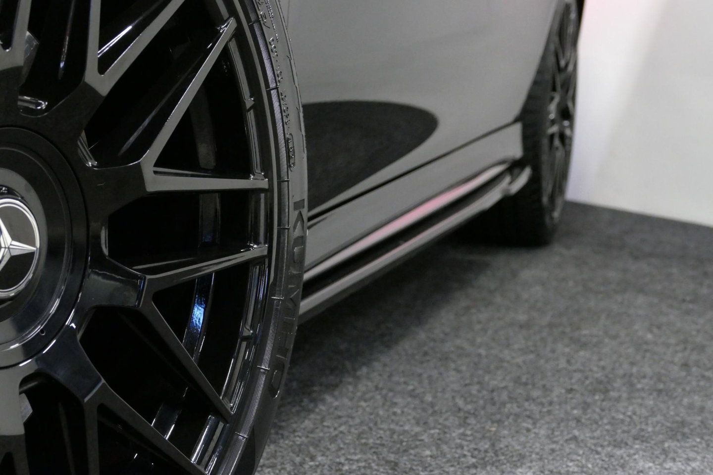 Mercedes-Benz CLA 250 e AMG Line / CLA45 AMG diffuser / Panamericana Grille / Elektr. verstelbare voorstoelen + memory / Multibeam LED / Ambienteverlichting / Apple Carplay - Android Auto / Stoelverwarming /Rondomzichtcamera / Grootlicht assistent / Keyless / Achteruitrijc