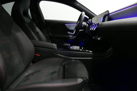 Mercedes-Benz CLA 250 e AMG Line / CLA45 AMG diffuser / Panamericana Grille / Elektr. verstelbare voorstoelen + memory / Multibeam LED / Ambienteverlichting / Apple Carplay - Android Auto / Stoelverwarming /Rondomzichtcamera / Grootlicht assistent / Keyless / Achteruitrijc