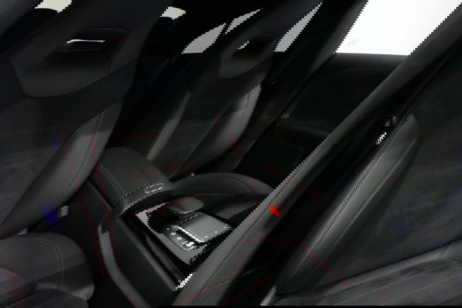 Mercedes-Benz CLA 250 e AMG Line / CLA45 AMG diffuser / Panamericana Grille / Elektr. verstelbare voorstoelen + memory / Multibeam LED / Ambienteverlichting / Apple Carplay - Android Auto / Stoelverwarming /Rondomzichtcamera / Grootlicht assistent / Keyless / Achteruitrijc