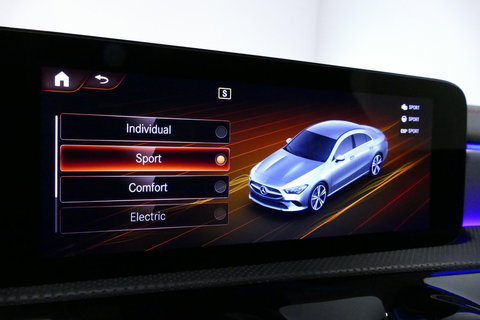 Mercedes-Benz CLA 250 e AMG Line / CLA45 AMG diffuser / Panamericana Grille / Elektr. verstelbare voorstoelen + memory / Multibeam LED / Ambienteverlichting / Apple Carplay - Android Auto / Stoelverwarming /Rondomzichtcamera / Grootlicht assistent / Keyless / Achteruitrijc