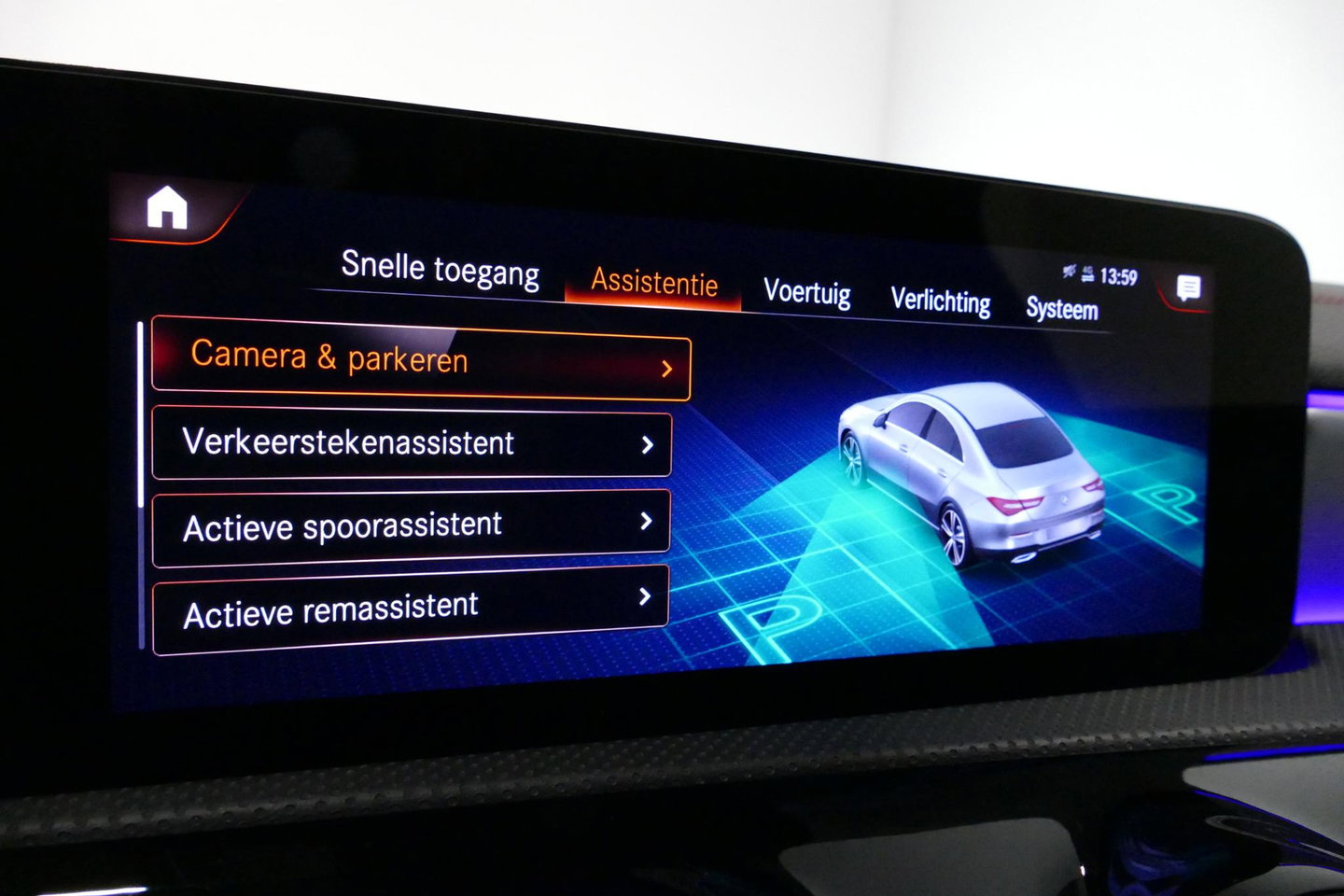 Mercedes-Benz CLA 250 e AMG Line / CLA45 AMG diffuser / Panamericana Grille / Elektr. verstelbare voorstoelen + memory / Multibeam LED / Ambienteverlichting / Apple Carplay - Android Auto / Stoelverwarming /Rondomzichtcamera / Grootlicht assistent / Keyless / Achteruitrijc