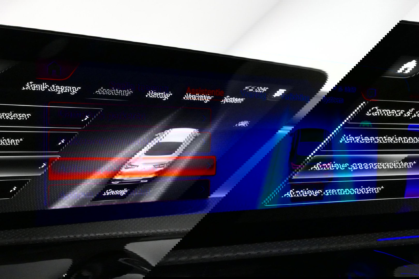 Mercedes-Benz CLA 250 e AMG Line / CLA45 AMG diffuser / Panamericana Grille / Elektr. verstelbare voorstoelen + memory / Multibeam LED / Ambienteverlichting / Apple Carplay - Android Auto / Stoelverwarming /Rondomzichtcamera / Grootlicht assistent / Keyless / Achteruitrijc