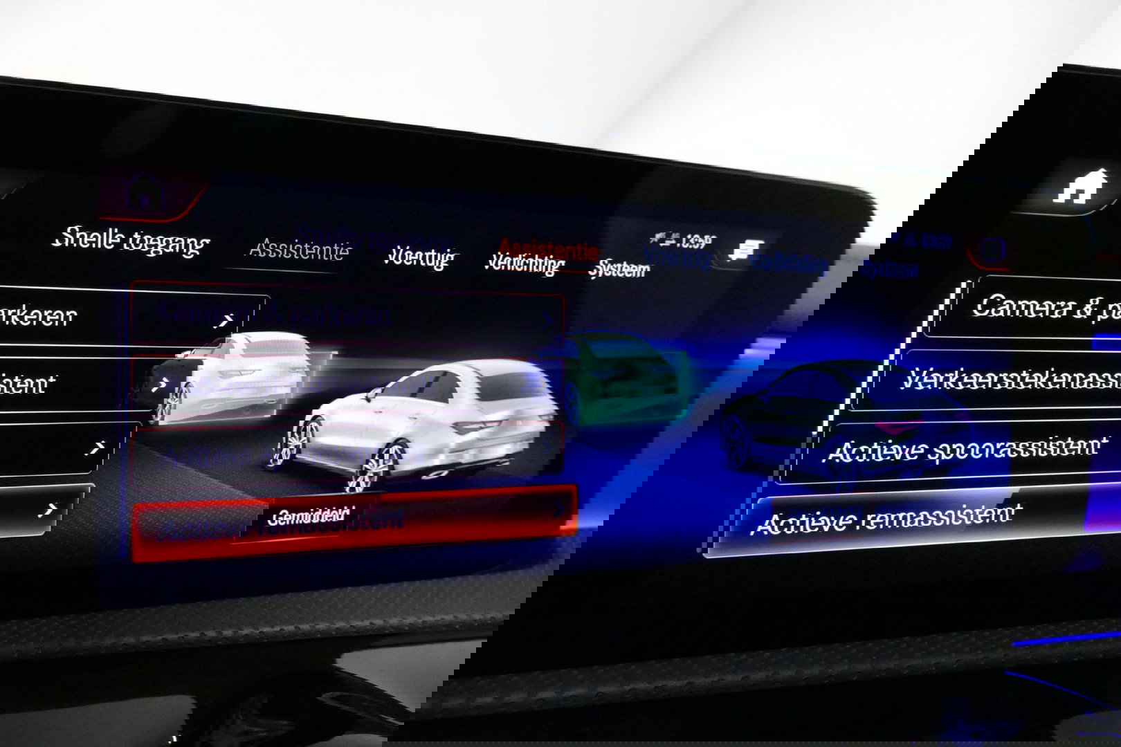 Mercedes-Benz CLA 250 e AMG Line / CLA45 AMG diffuser / Panamericana Grille / Elektr. verstelbare voorstoelen + memory / Multibeam LED / Ambienteverlichting / Apple Carplay - Android Auto / Stoelverwarming /Rondomzichtcamera / Grootlicht assistent / Keyless / Achteruitrijc