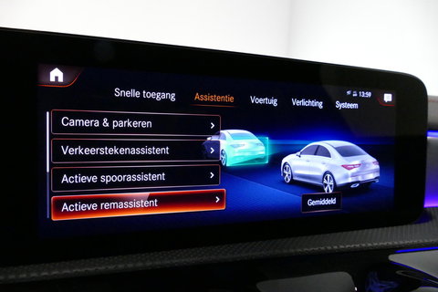 Mercedes-Benz CLA 250 e AMG Line / CLA45 AMG diffuser / Panamericana Grille / Elektr. verstelbare voorstoelen + memory / Multibeam LED / Ambienteverlichting / Apple Carplay - Android Auto / Stoelverwarming /Rondomzichtcamera / Grootlicht assistent / Keyless / Achteruitrijc