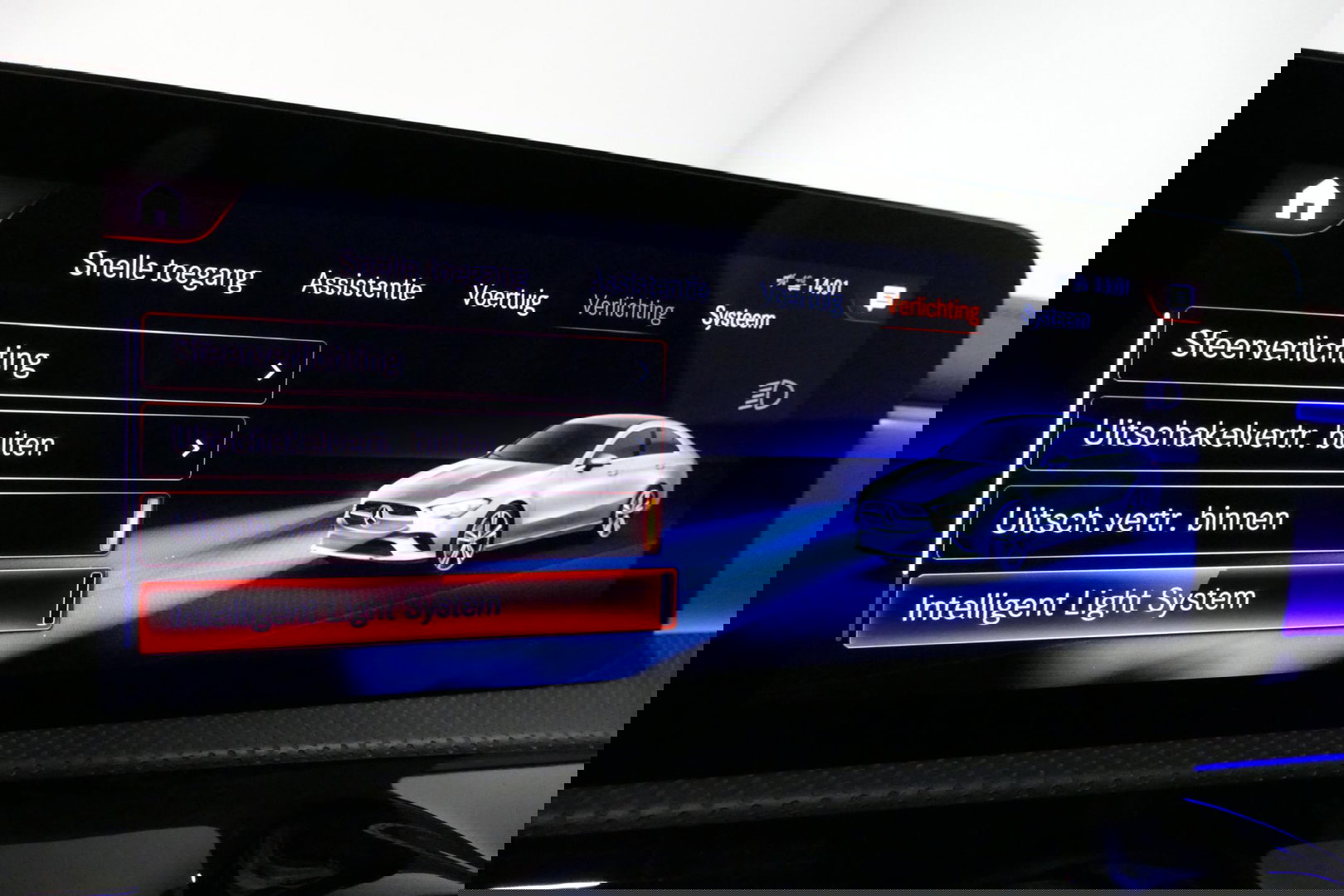 Mercedes-Benz CLA 250 e AMG Line / CLA45 AMG diffuser / Panamericana Grille / Elektr. verstelbare voorstoelen + memory / Multibeam LED / Ambienteverlichting / Apple Carplay - Android Auto / Stoelverwarming /Rondomzichtcamera / Grootlicht assistent / Keyless / Achteruitrijc