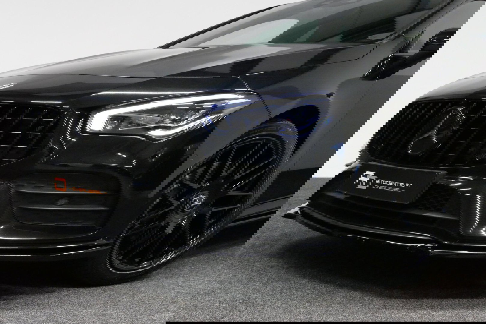 Mercedes-Benz CLA 250 e AMG Line / CLA45 AMG diffuser / Panamericana Grille / Elektr. verstelbare voorstoelen + memory / Multibeam LED / Ambienteverlichting / Apple Carplay - Android Auto / Stoelverwarming /Rondomzichtcamera / Grootlicht assistent / Keyless / Achteruitrijc