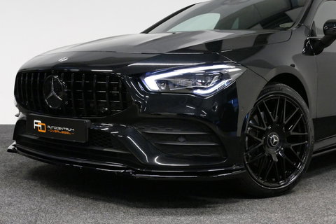Mercedes-Benz CLA 250 e AMG Line / CLA45 AMG diffuser / Panamericana Grille / Elektr. verstelbare voorstoelen + memory / Multibeam LED / Ambienteverlichting / Apple Carplay - Android Auto / Stoelverwarming /Rondomzichtcamera / Grootlicht assistent / Keyless / Achteruitrijc