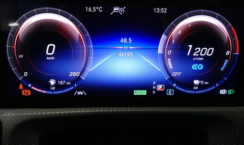 Mercedes-Benz CLA 250 e AMG Line / CLA45 AMG diffuser / Panamericana Grille / Elektr. verstelbare voorstoelen + memory / Multibeam LED / Ambienteverlichting / Apple Carplay - Android Auto / Stoelverwarming /Rondomzichtcamera / Grootlicht assistent / Keyless / Achteruitrijc