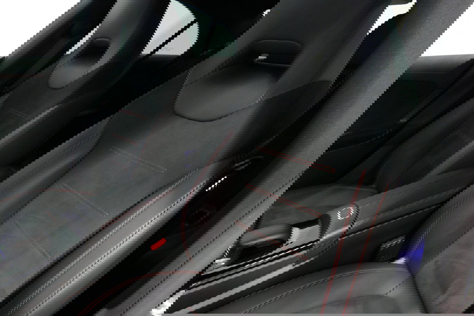 Mercedes-Benz CLA 250 e AMG Line / CLA45 AMG diffuser / Panamericana Grille / Elektr. verstelbare voorstoelen + memory / Multibeam LED / Ambienteverlichting / Apple Carplay - Android Auto / Stoelverwarming /Rondomzichtcamera / Grootlicht assistent / Keyless / Achteruitrijc