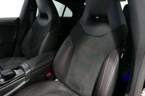 Mercedes-Benz CLA 250 e AMG Line / CLA45 AMG diffuser / Panamericana Grille / Elektr. verstelbare voorstoelen + memory / Multibeam LED / Ambienteverlichting / Apple Carplay - Android Auto / Stoelverwarming /Rondomzichtcamera / Grootlicht assistent / Keyless / Achteruitrijc