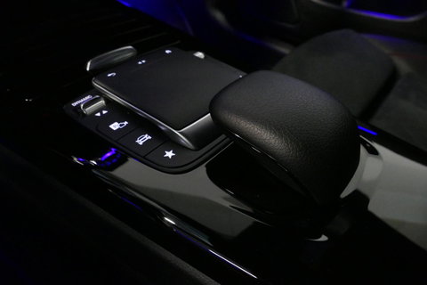 Mercedes-Benz CLA 250 e AMG Line / CLA45 AMG diffuser / Panamericana Grille / Elektr. verstelbare voorstoelen + memory / Multibeam LED / Ambienteverlichting / Apple Carplay - Android Auto / Stoelverwarming /Rondomzichtcamera / Grootlicht assistent / Keyless / Achteruitrijc