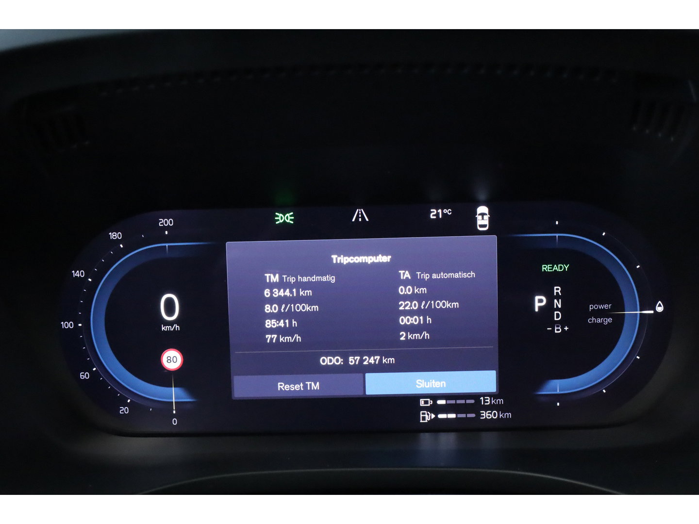 Volvo XC60 2.0 T6 Plug-in hybrid AWD Plus Bright | Pano-dak | Trekhaak | H&K Audio | ACC | Stoel + stuurverw. |