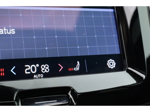 Volvo XC60 2.0 T6 Plug-in hybrid AWD Plus Bright | Pano-dak | Trekhaak | H&K Audio | ACC | Stoel + stuurverw. |