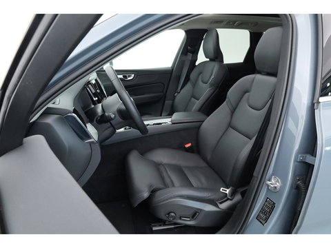 Volvo XC60 2.0 T6 Plug-in hybrid AWD Plus Bright | Pano-dak | Trekhaak | H&K Audio | ACC | Stoel + stuurverw. |