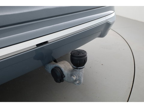 Volvo XC60 2.0 T6 Plug-in hybrid AWD Plus Bright | Pano-dak | Trekhaak | H&K Audio | ACC | Stoel + stuurverw. |