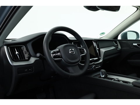 Volvo XC60 2.0 T6 Plug-in hybrid AWD Plus Bright | Pano-dak | Trekhaak | H&K Audio | ACC | Stoel + stuurverw. |