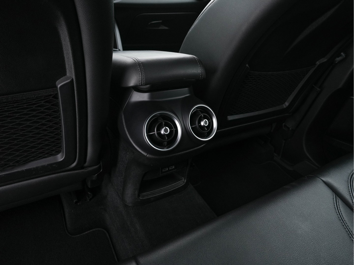 Alfa Romeo Stelvio 2.2d Super Aut. *LEATHER-FABRIC | BI-XENON | DAB+ | NAVI-FULLMAP | COMFORT-SEATS | ECC | CRUISE | PDC | 18"ALU*