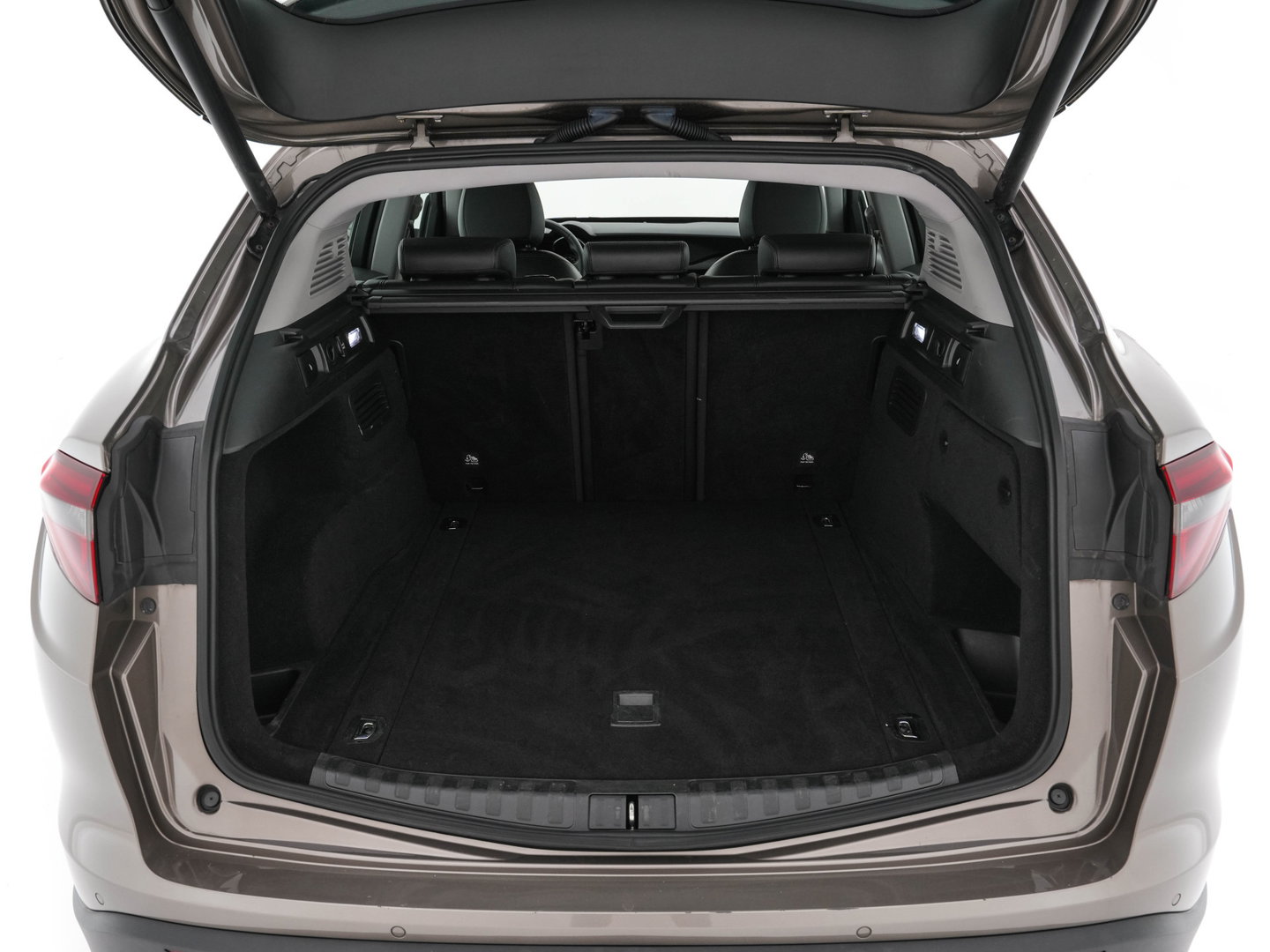 Alfa Romeo Stelvio 2.2d Super Aut. *LEATHER-FABRIC | BI-XENON | DAB+ | NAVI-FULLMAP | COMFORT-SEATS | ECC | CRUISE | PDC | 18"ALU*