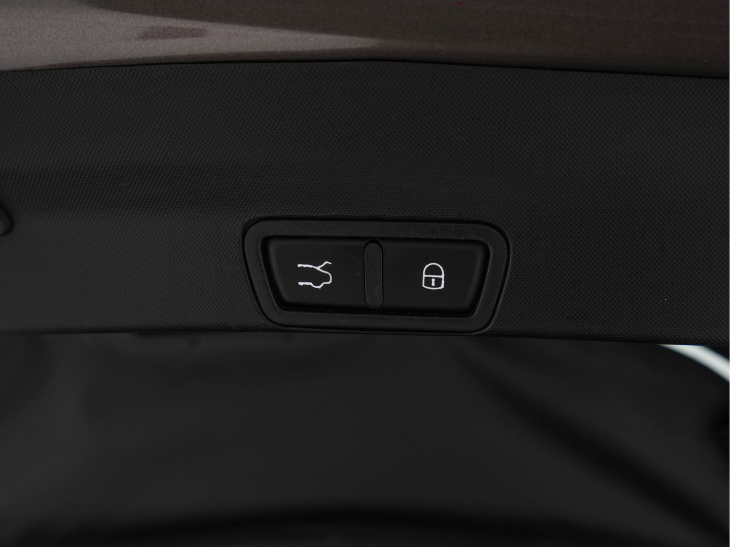 Alfa Romeo Stelvio 2.2d Super Aut. *LEATHER-FABRIC | BI-XENON | DAB+ | NAVI-FULLMAP | COMFORT-SEATS | ECC | CRUISE | PDC | 18"ALU*